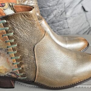 L'ATISTE Metallic Brown Ankle Boots